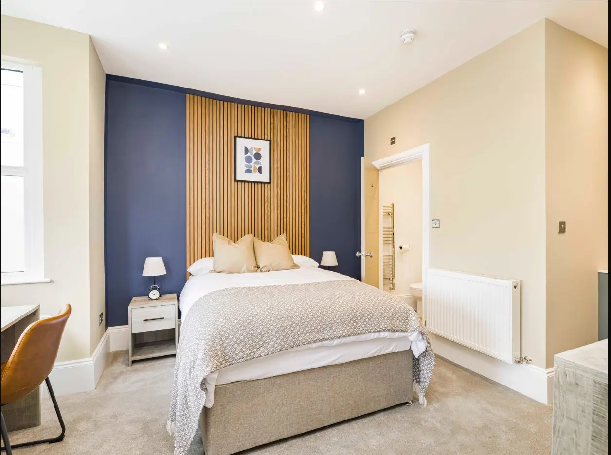 A furnished bedroom at 2 Essex Road