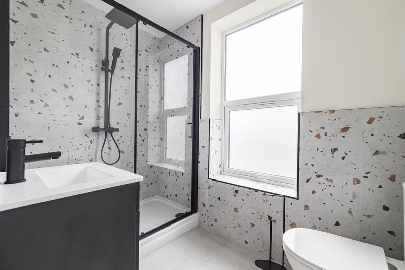 Modern private en-suite in a Your Manor room